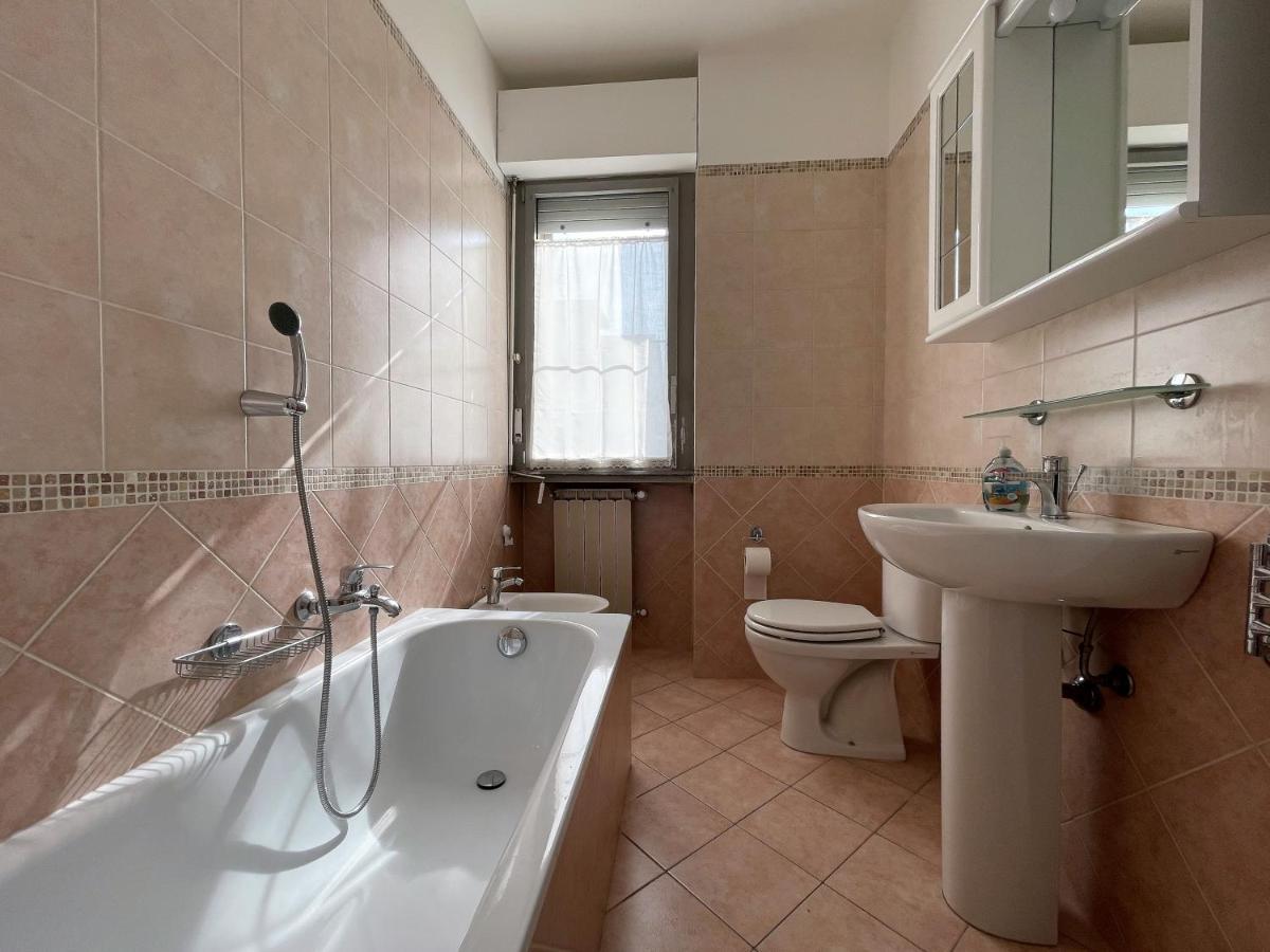 Stefano'S Guests House: 2 Bedrooms & Parking In Viareggio Bagian luar foto