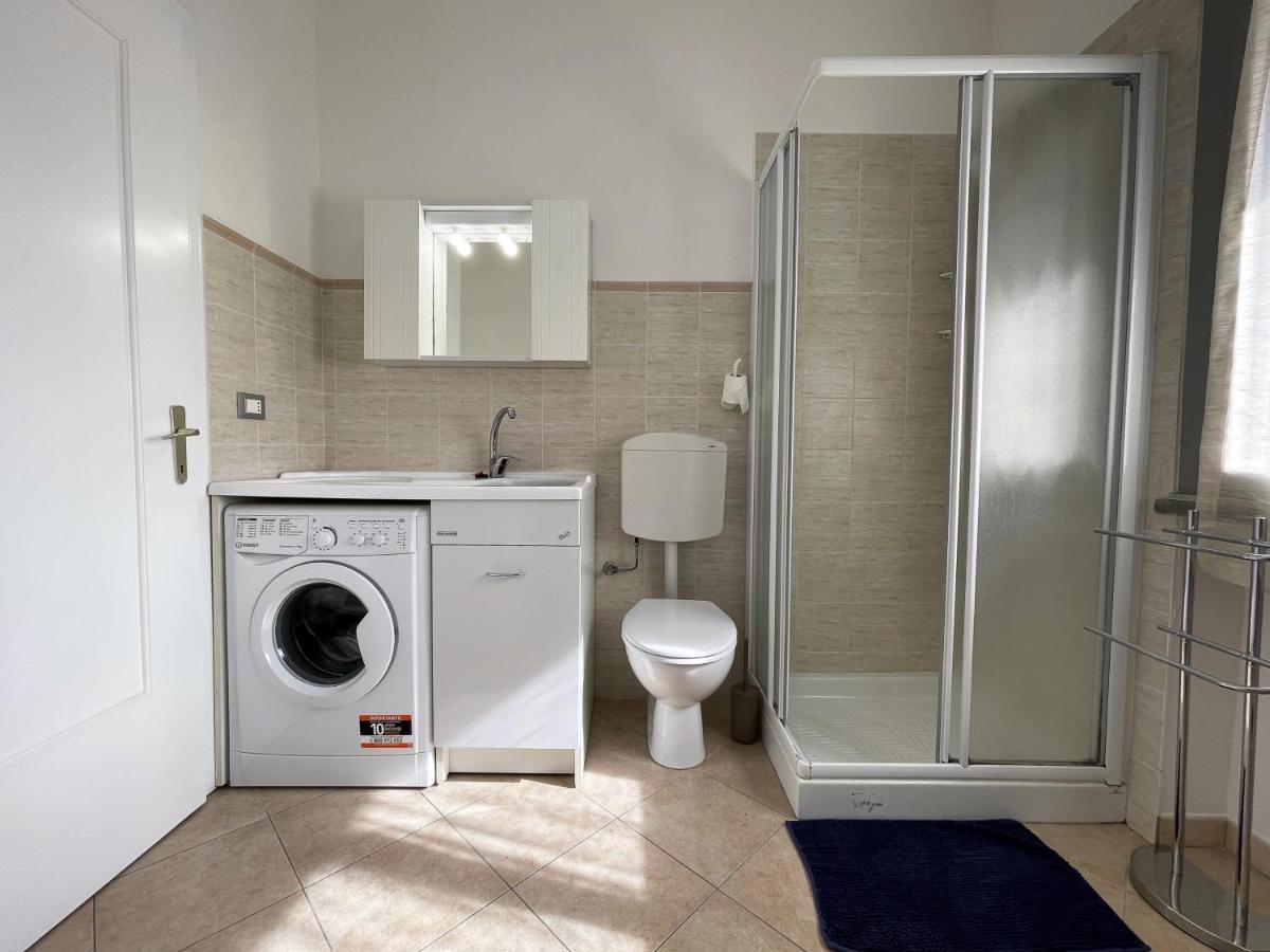 Stefano'S Guests House: 2 Bedrooms & Parking In Viareggio Bagian luar foto